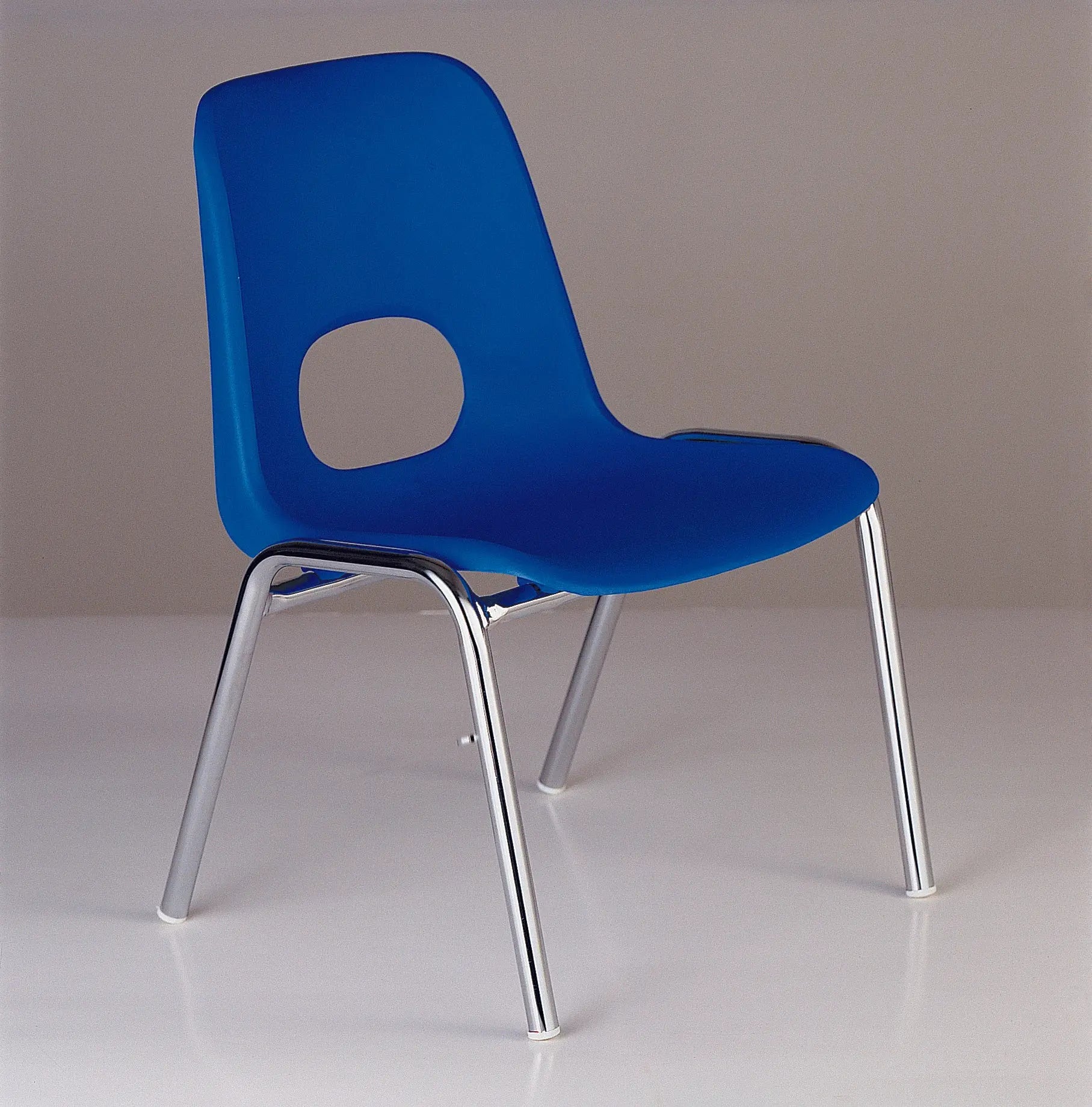 Chaise empilable Bologne - France Collectivités
