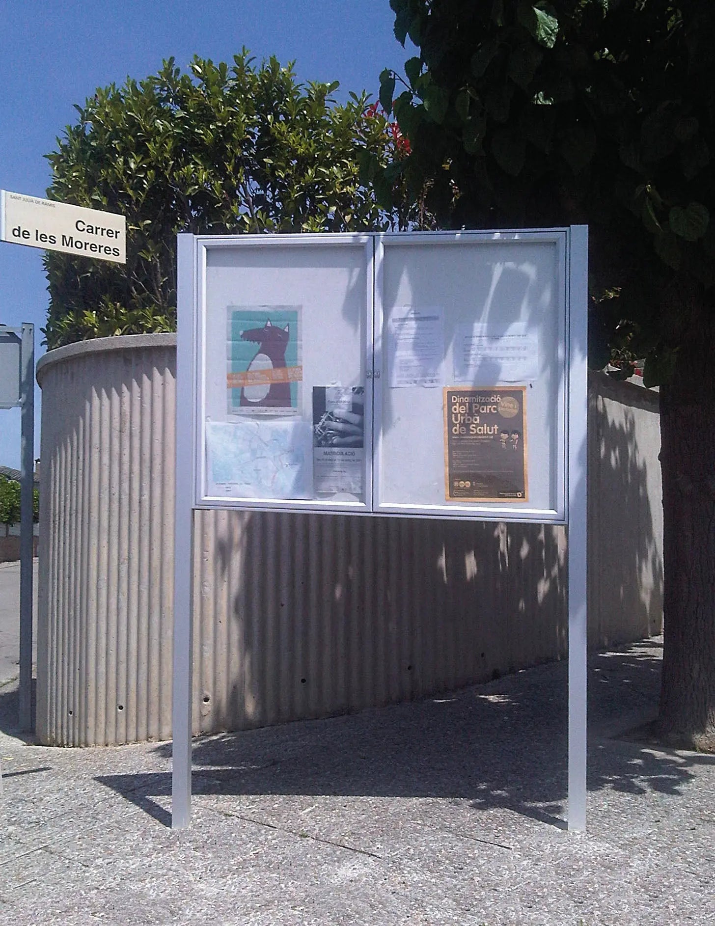 Vitrine Tradition double battant murale ou sur poteaux - France Collectivités