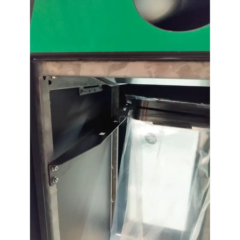 Point de tri sélectif vigipirate avec 3 supports sacs 110L Trirok