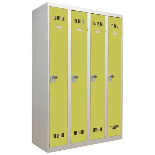 Vestiaire d'atelier pour 4 salariés, portes vert anis, moraillon porte-cadenas