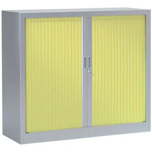 Armoire basse à rideaux de couleur corps gris alu RAL 9006 et rideaux vert anis pour bureau de mairie ou d'entreprise