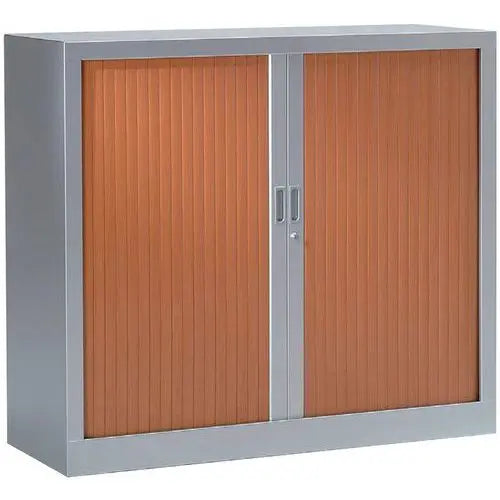 Armoire basse à rideaux bois 100 x 100 cm en corps gris alu RAL 9006 et rideaux merisier, fabrication française