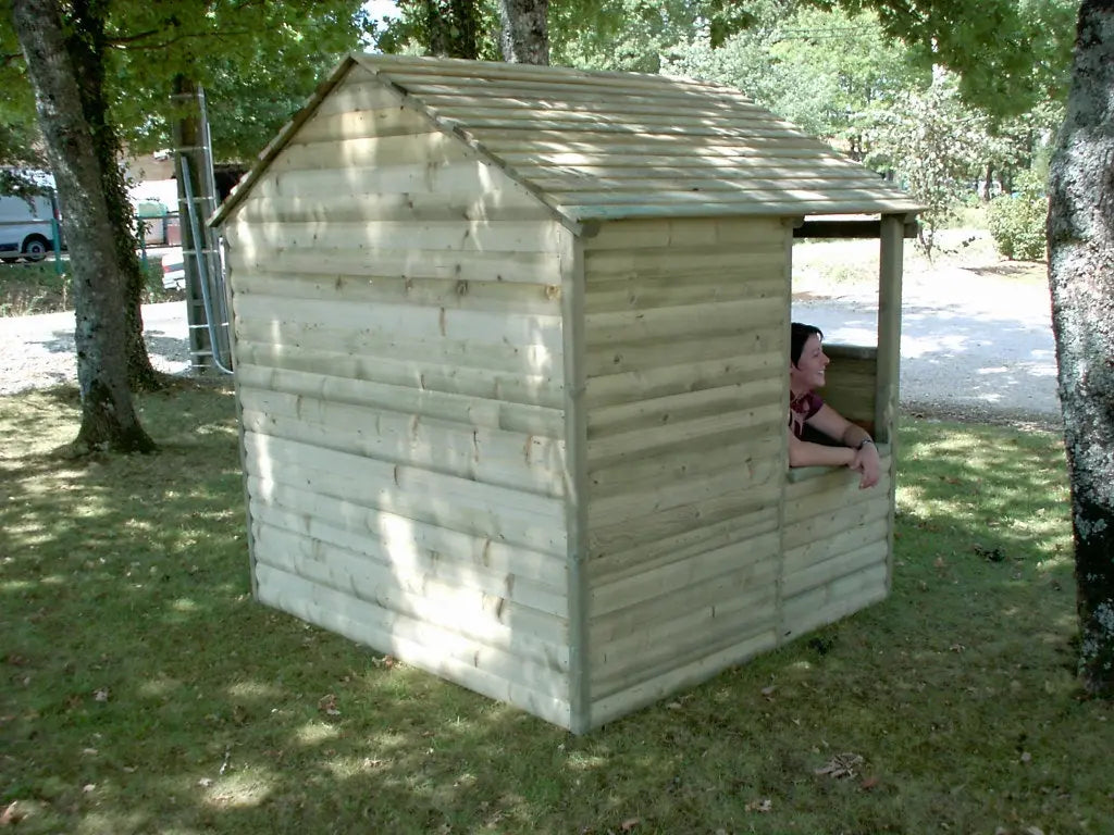 Aire de jeux Cabane Montagnarde avec structure résistante aux conditions climatiques