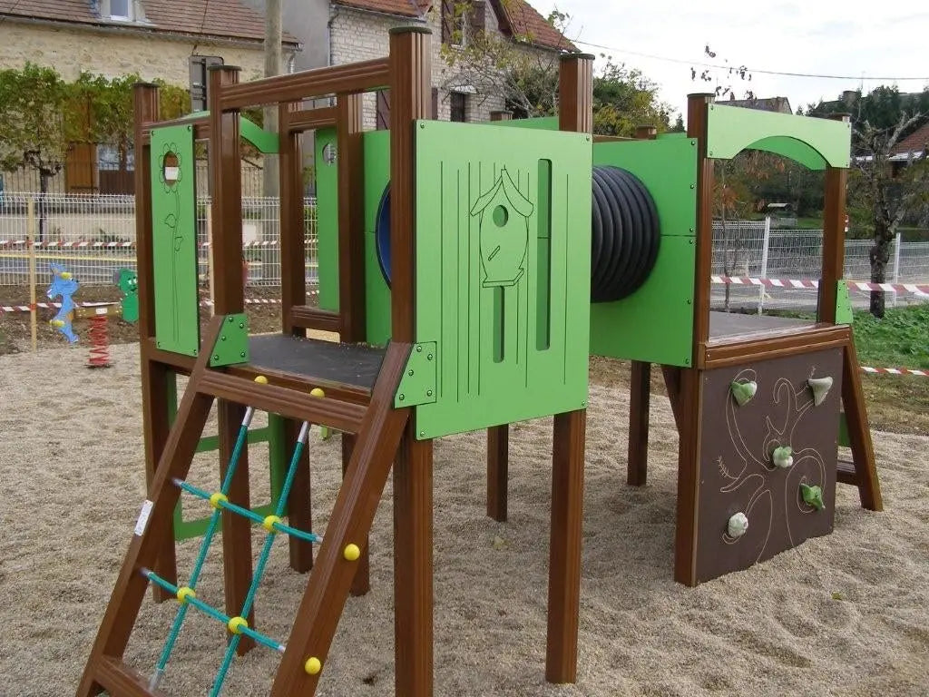 Aire de jeux Le Papyrus conforme EN 1176 avec zone amortissante de 33 m²