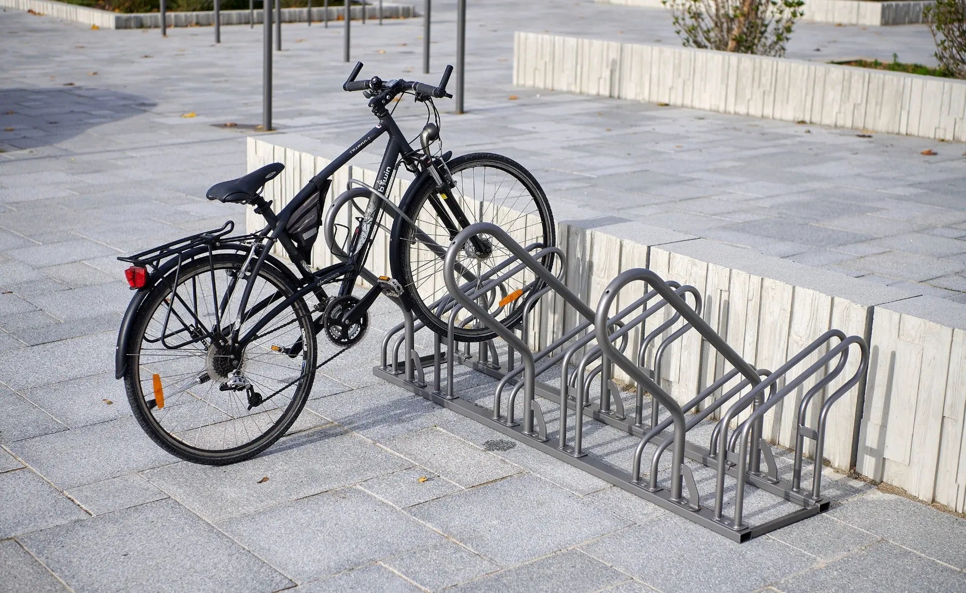 Appui cycles Optimum 6 vélos à poser ou à fixer au sol avec trous de fixation