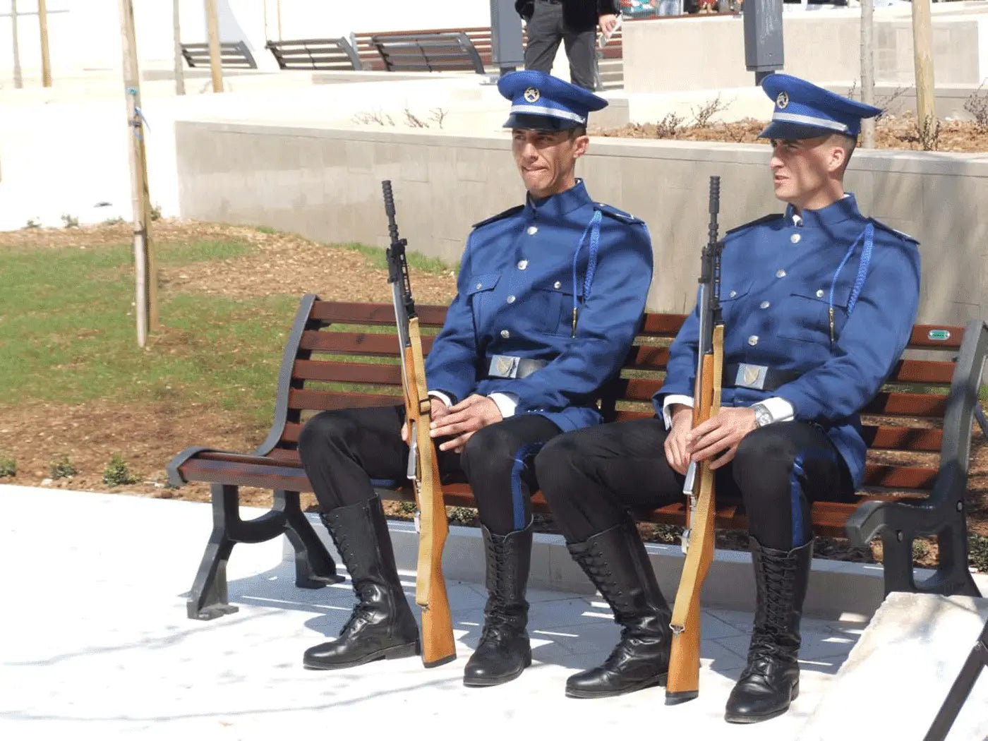 Banc en bois Roda