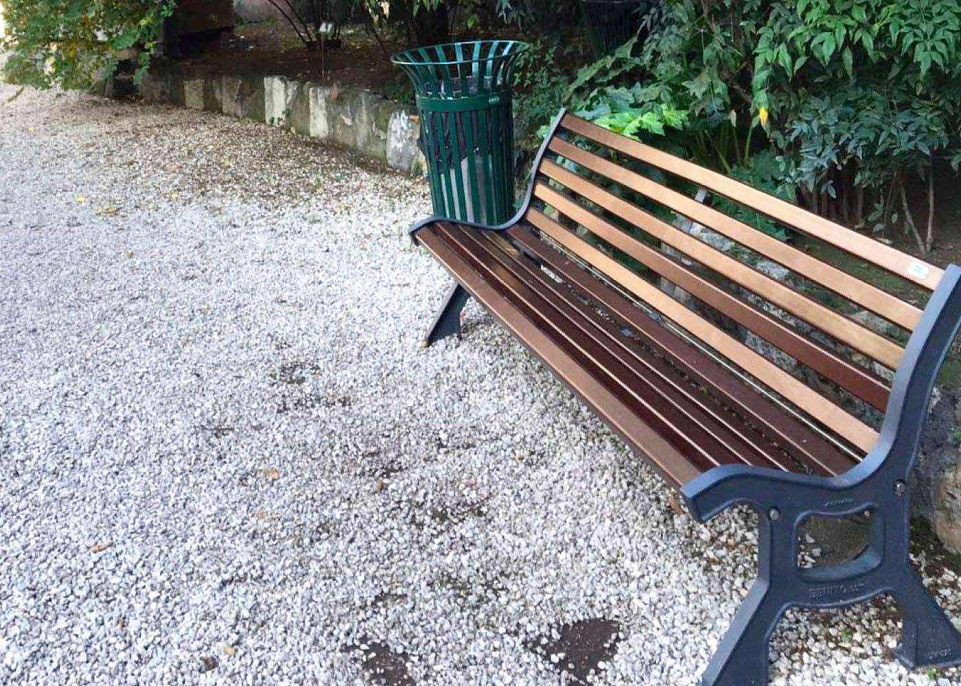 Banc en bois Roda