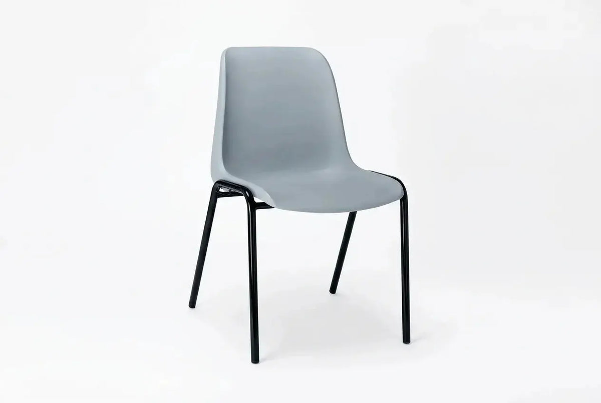 Chaise coque renforcée Hélène gris RAL 7044, piétement noir, usage intensif