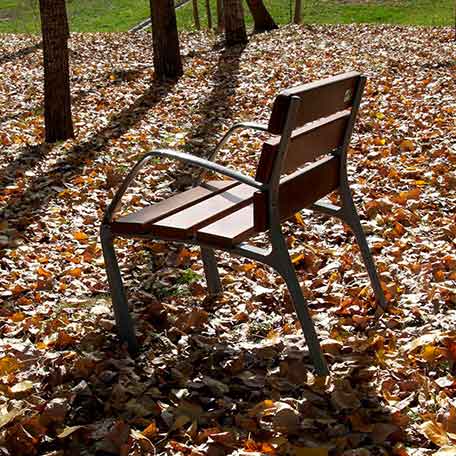 Chaise en bois et fonte Neobarcino