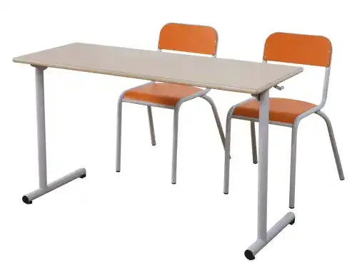 Deux chaises SE orange avec une table Azur 2 places