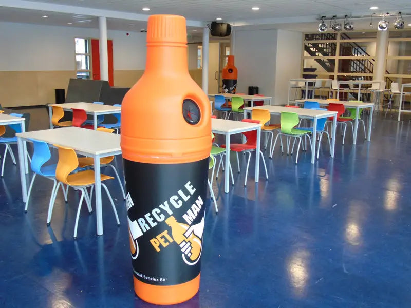 Collecteur PETman 1,80 m de haut, point de collecte des bouteilles plastique – France Collectivités