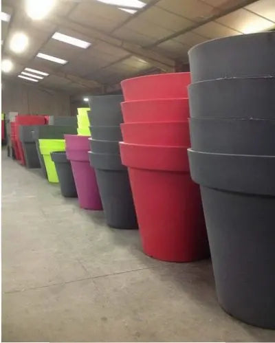 Pot décoratif rond 200 L pour végétalisation d’espaces urbains