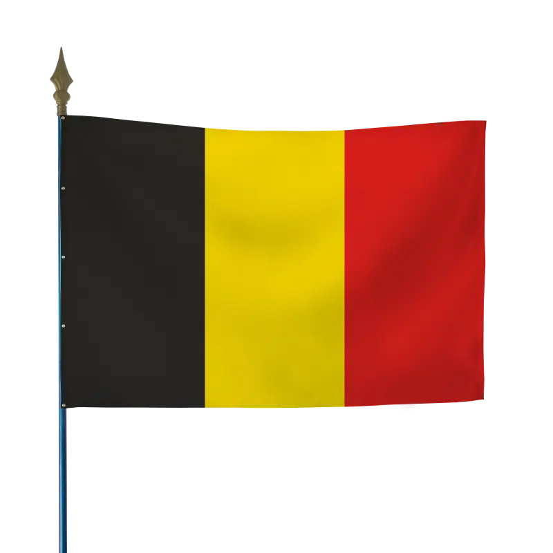 Drapeau belge noir, jaune et rouge à bandes verticales, fixé sur hampe en bois