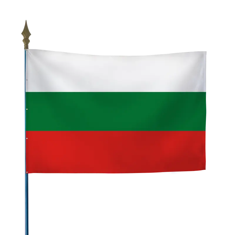 Drapeau bulgare blanc, vert et rouge à bandes horizontales, fixé sur hampe en bois