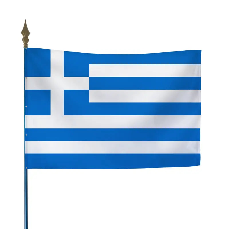 Drapeau grec à neuf bandes bleues et blanches et croix blanche, fixé sur hampe en bois