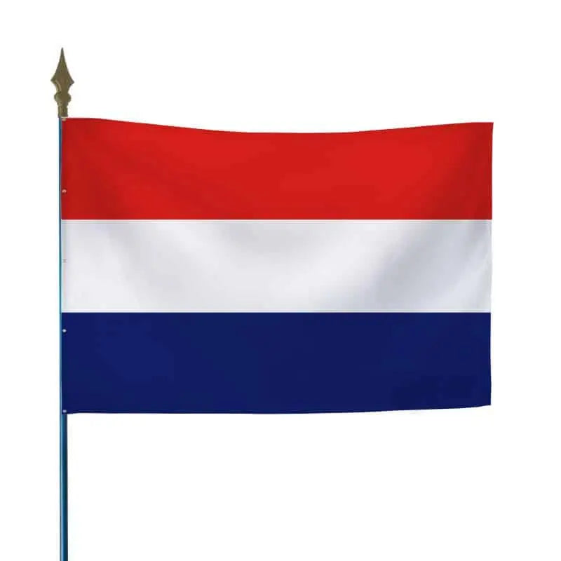 Drapeau néerlandais aux bandes rouge, blanche et bleue, fixé sur hampe en bois