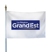Drapeau de la région Grand Est sur hampe bois