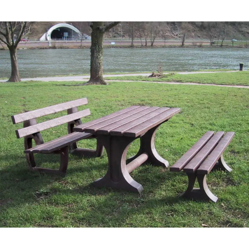 Ensemble table et bancs en plastique recyclé Tivoli