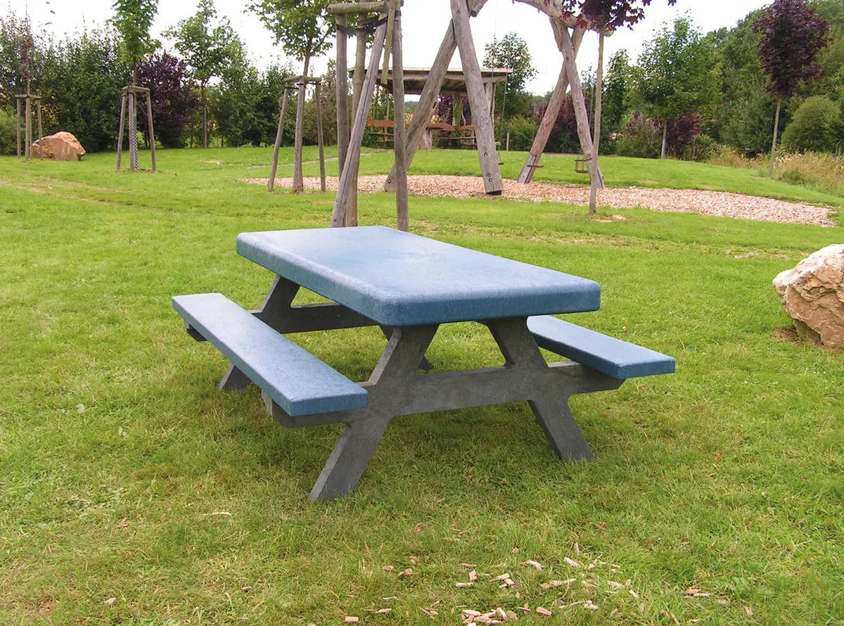 Table pique-nique Forio pour enfants en plastique recyclé, vue d'ambiance – France Collectivités