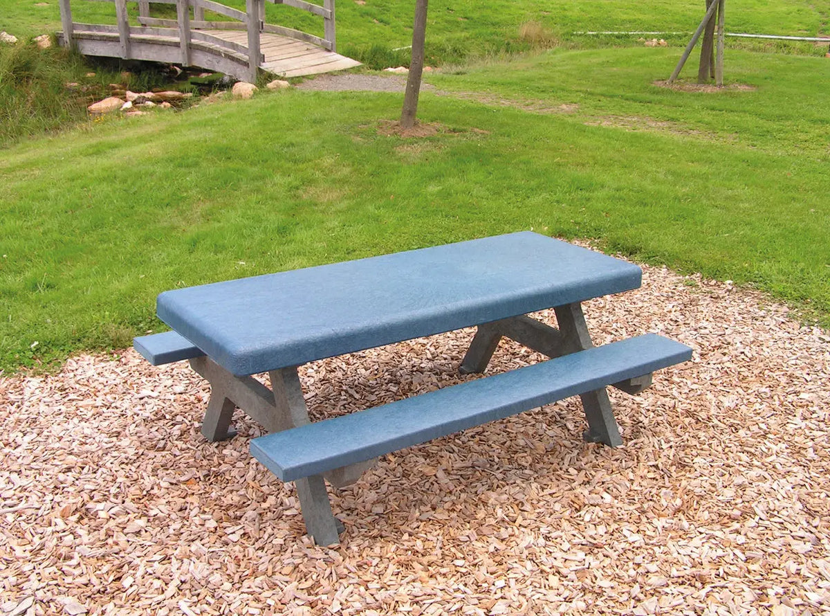 Table Forio pour écoles et aires de jeux, autre vue d'installation – France Collectivités