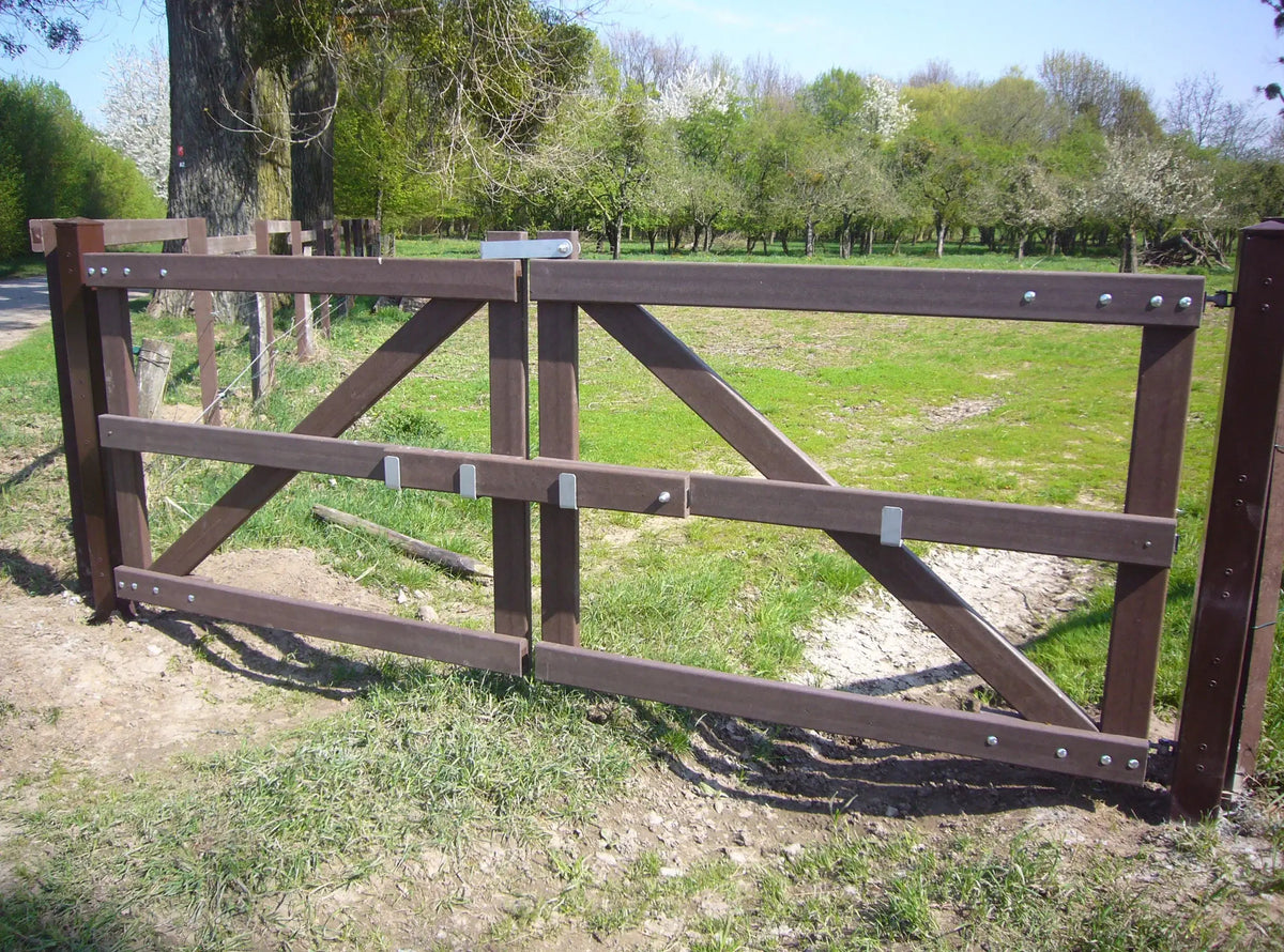 Double portail paddock Hanit, exemple d'installation – France Collectivités