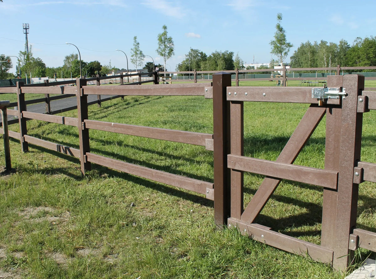 Portail simple battant pour paddock cheval, autre vue – France Collectivités