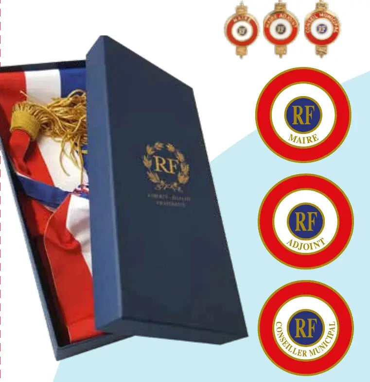 Kit élu avec écharpe tricolore dans sa boîte, insignes pin's et cocardes Maire, Adjoint, Conseiller