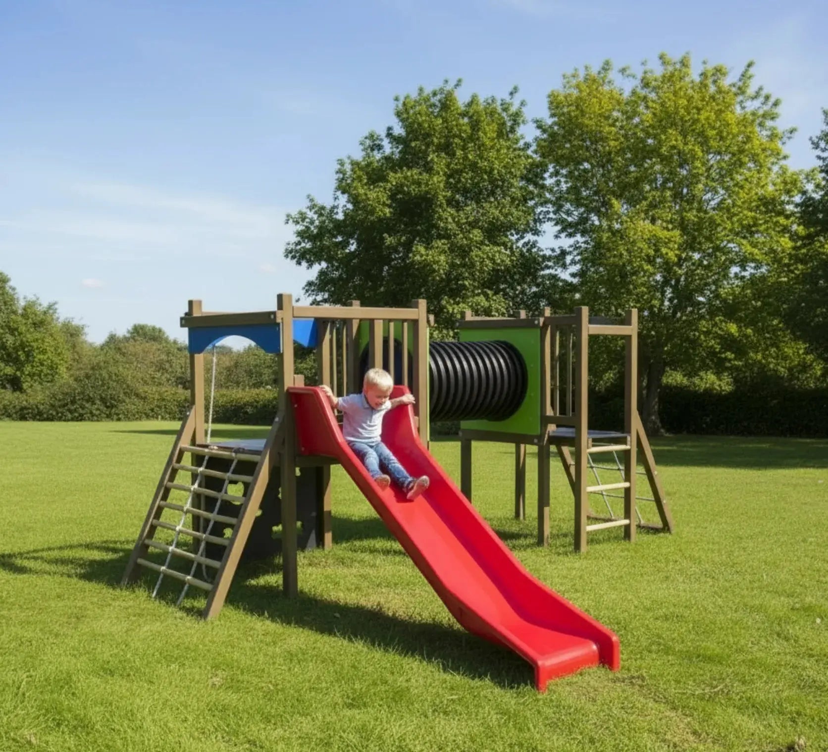 Structure de jeux pour enfants Papyrus en alu Ligne Park mise en situation