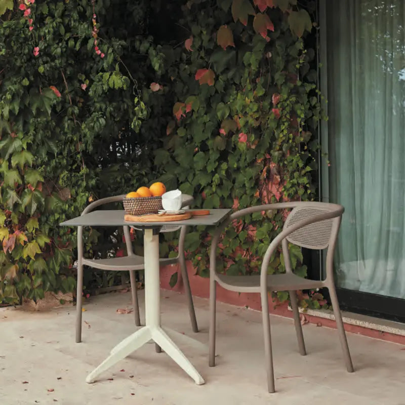 Fauteuil polypro Noon france collectivités