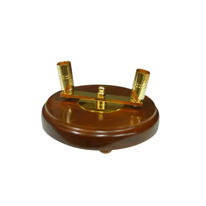 Pied de drapeau de prestige stable en bois verni et laiton. Support protocolaire pour hampes de drapeaux Ø 32 mm.
