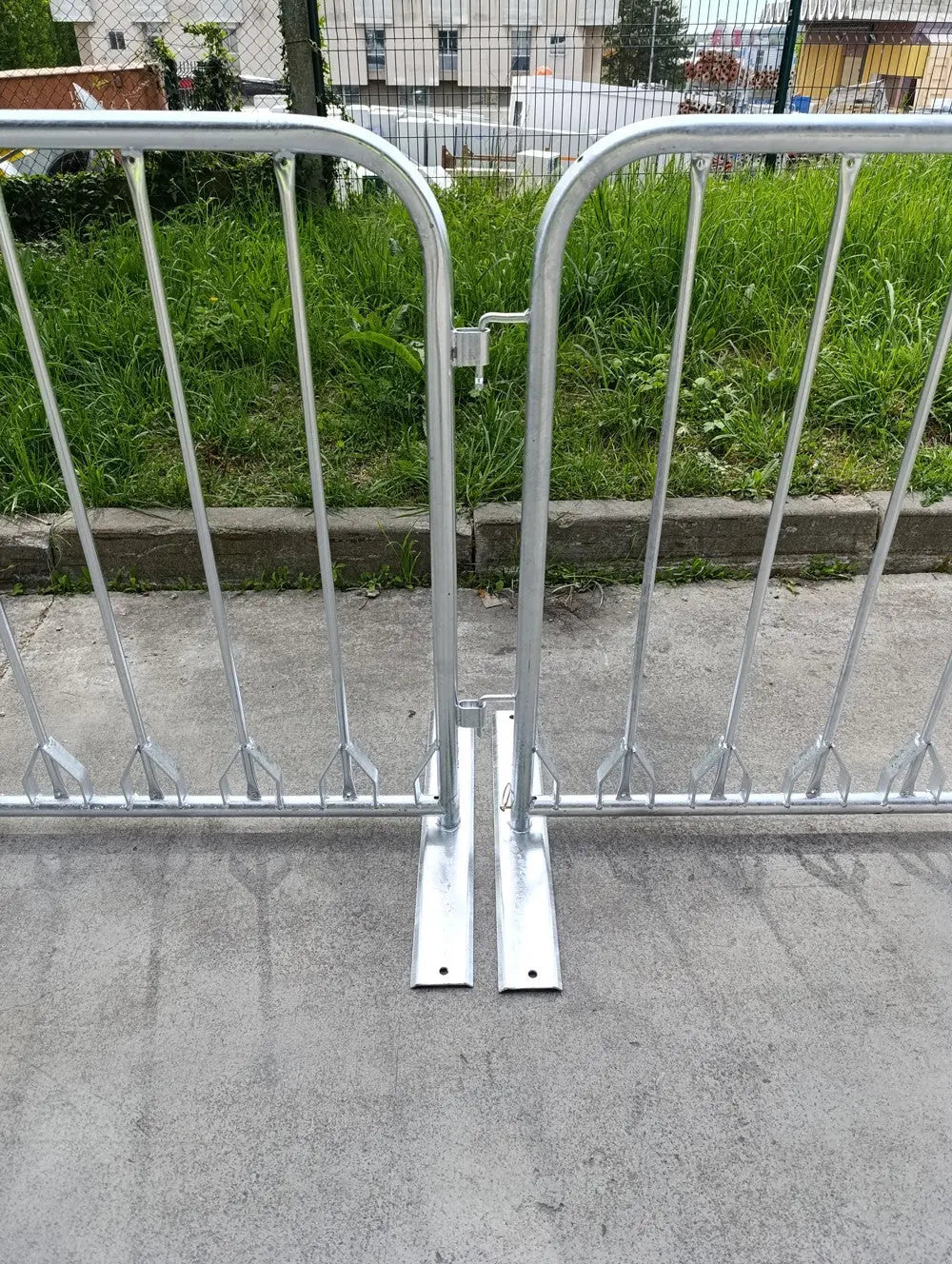 Barrière de stationnement vélos temporaire en acier galvanisé, vue de face