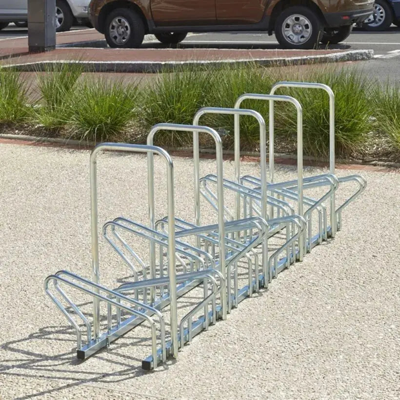 Râtelier hollandais pour 8 vélos au sol avec arceaux antivol Mottez
