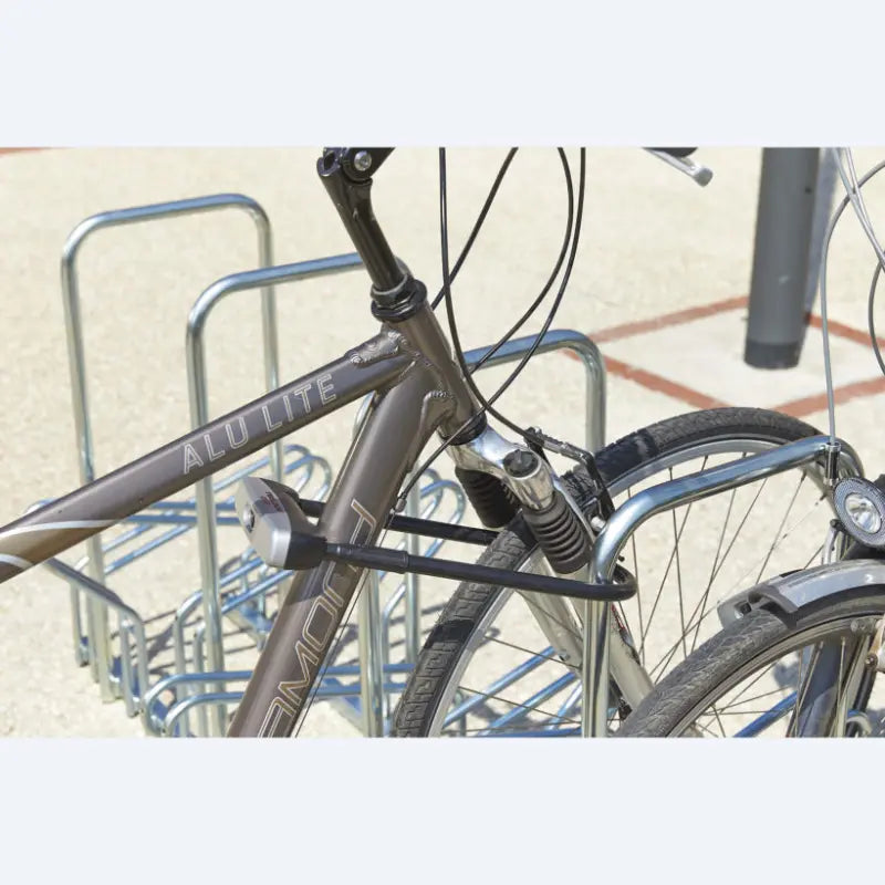 Râtelier hollandais pour 8 vélos au sol avec arceaux antivol Mottez - France Collectivités