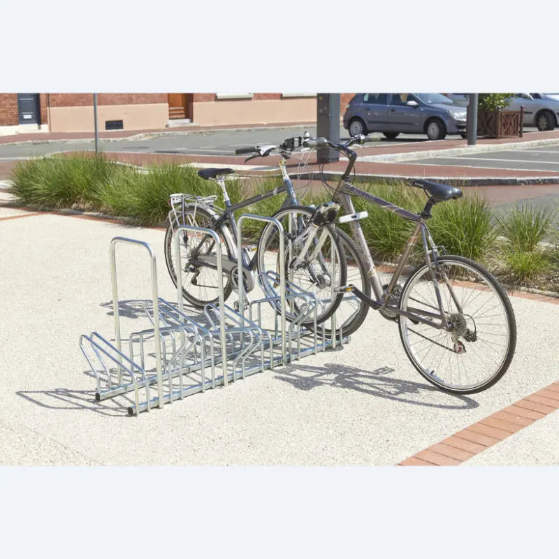 Râtelier hollandais pour 8 vélos au sol avec arceaux antivol Mottez - France Collectivités