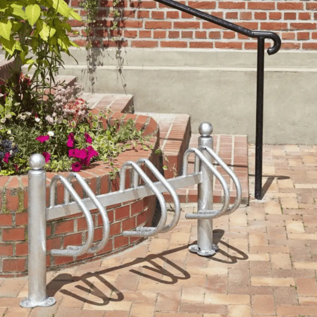 Râtelier Mottez New York Galvanisé 3, 5 ou 10 vélos côte à côte - France Collectivités