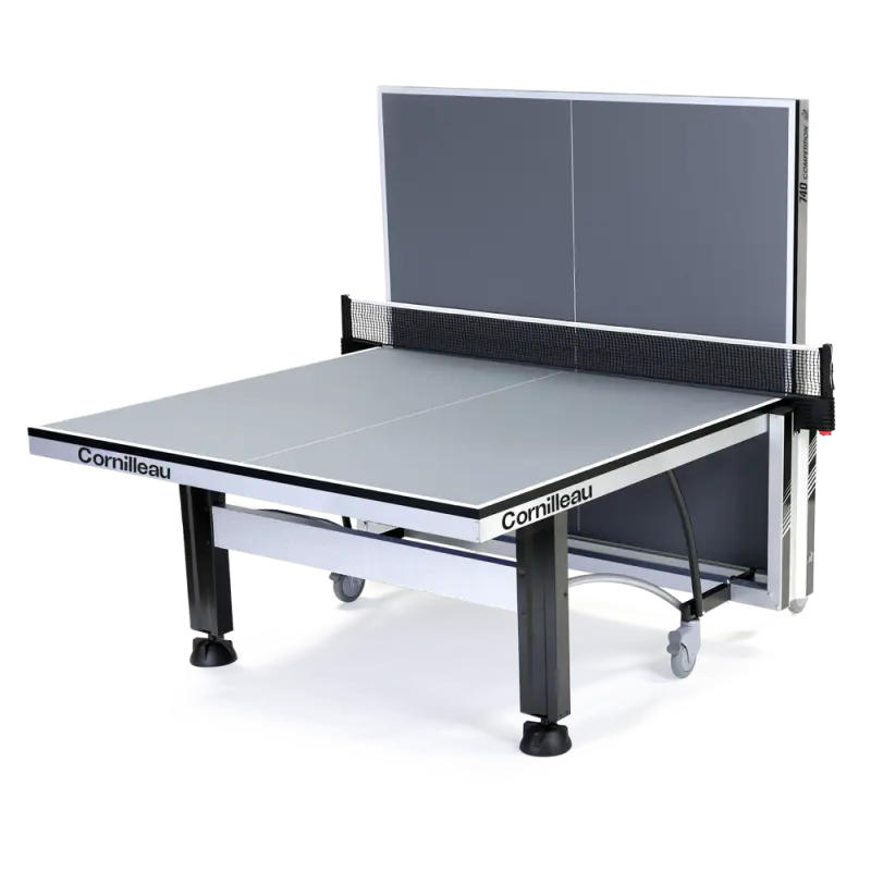 Photo de la Cornilleau 740 ITTF, table pliante sur roues