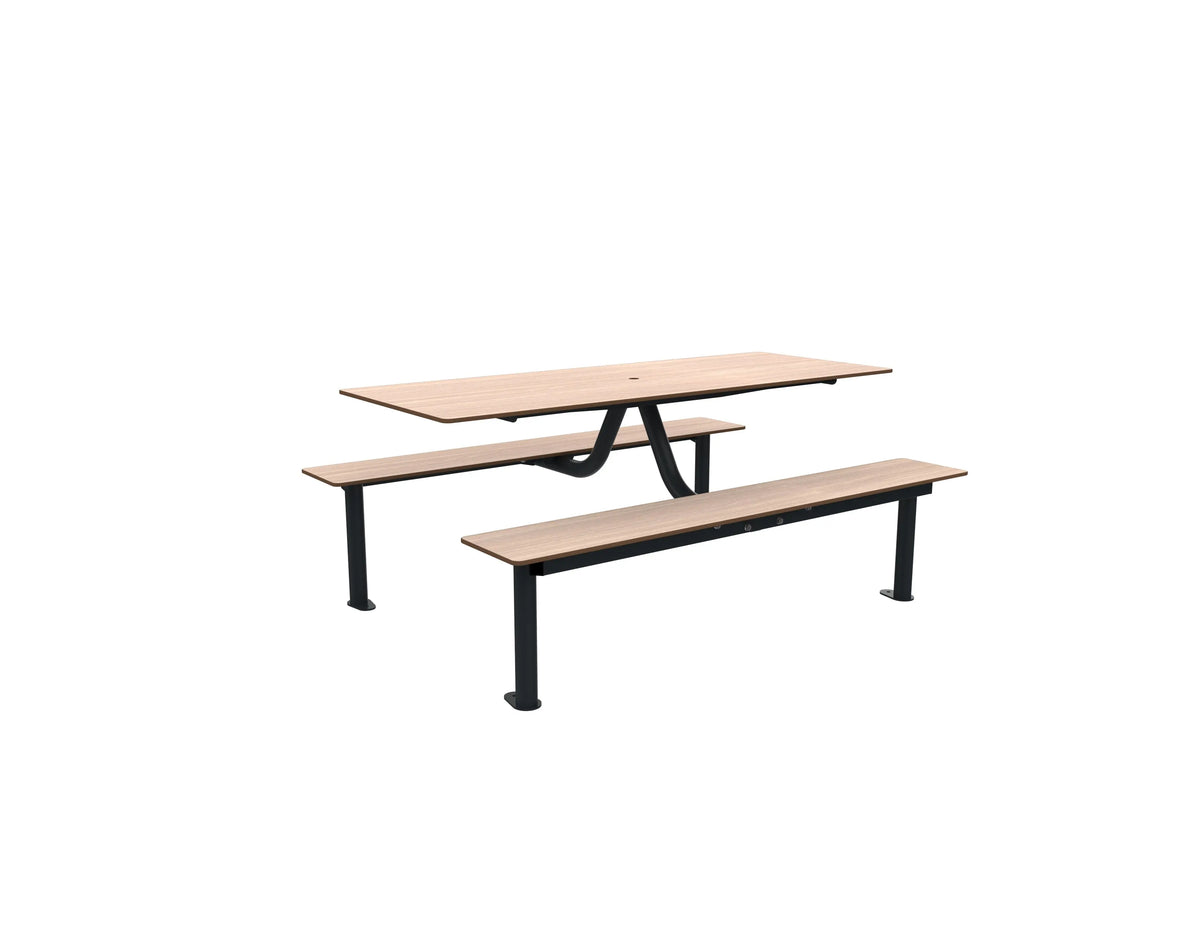 Table de pique-nique Moka 1,80 m en compact chêne clair, bancs intégrés et trou de parasol