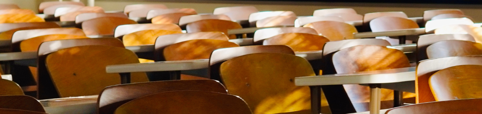 Chaise et banc scolaire